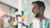 Mitarbeiter von Bornholdt Lee am Whiteboard bei der Projektplanung